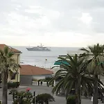 Centro Residenziale Maestoso Апартаменты *