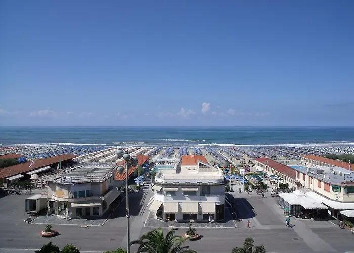 Centro Residenziale Maestoso Виареджо